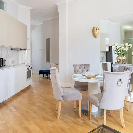 Designer Luxury In The Jewish Quarter Lejlighed