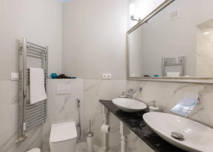 Designer Luxury In The Jewish Quarter *
