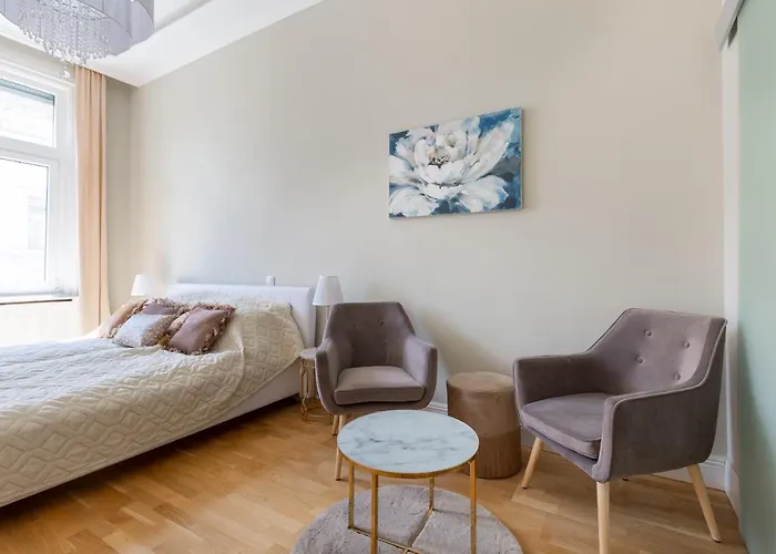 Designer Luxury In The Jewish Quarter *