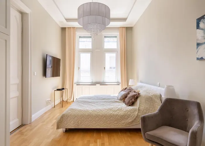 Designer Luxury In The Jewish Quarter بودابست
